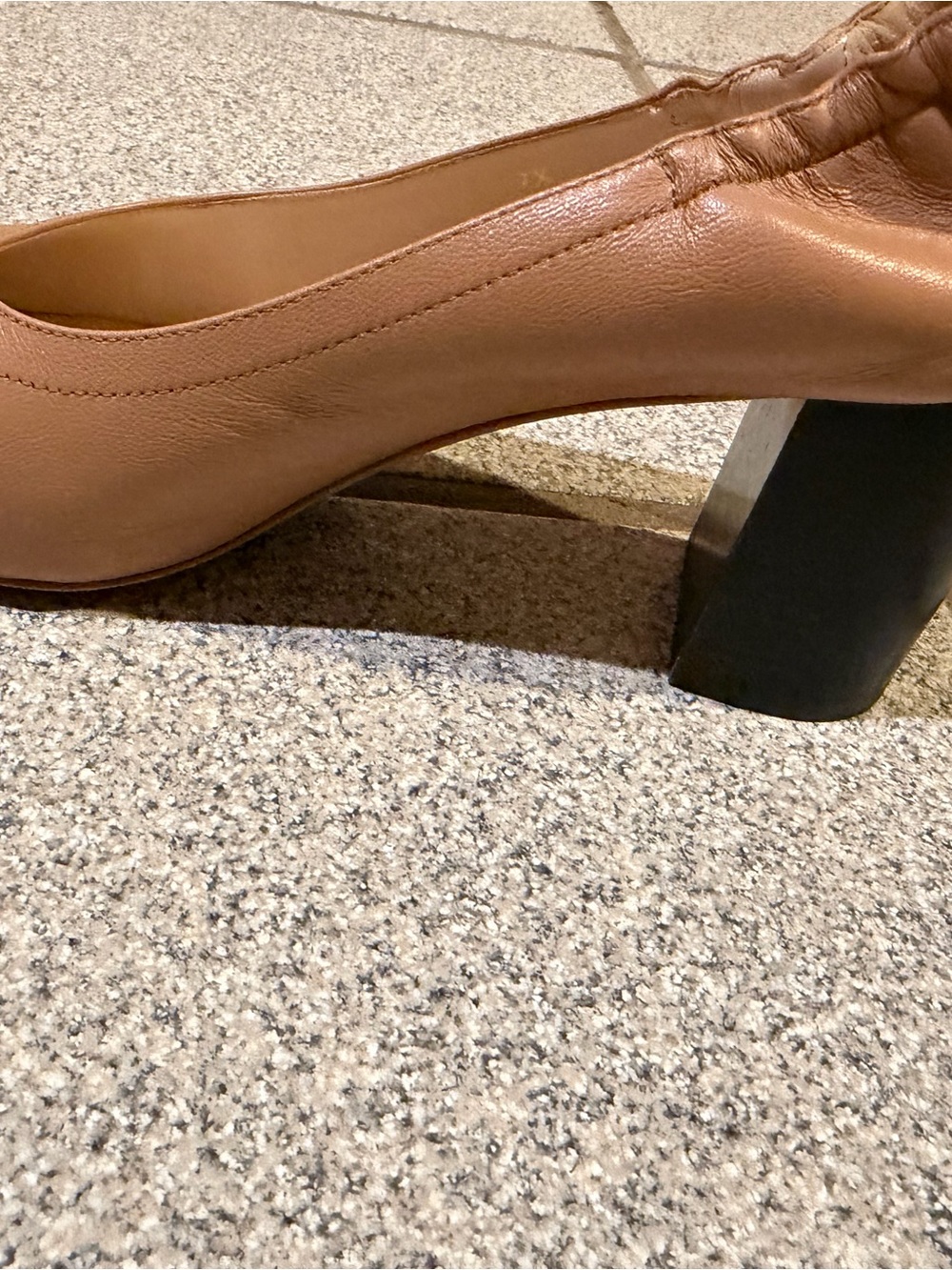 Everlane Women’s Tan Leather Elastic-Back Pumps size 7.5 - Picture 4 of 5
